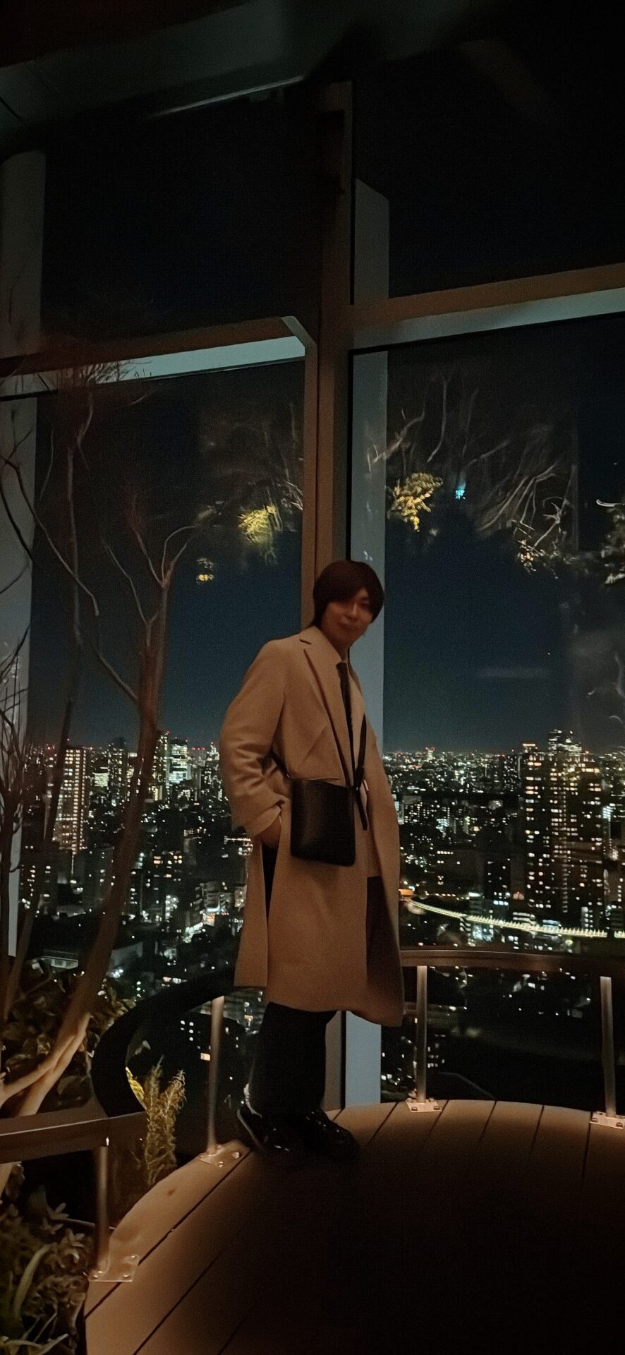 【今話題の施設】 都会に浮かぶ森。 静かな夜景ディナーへ。